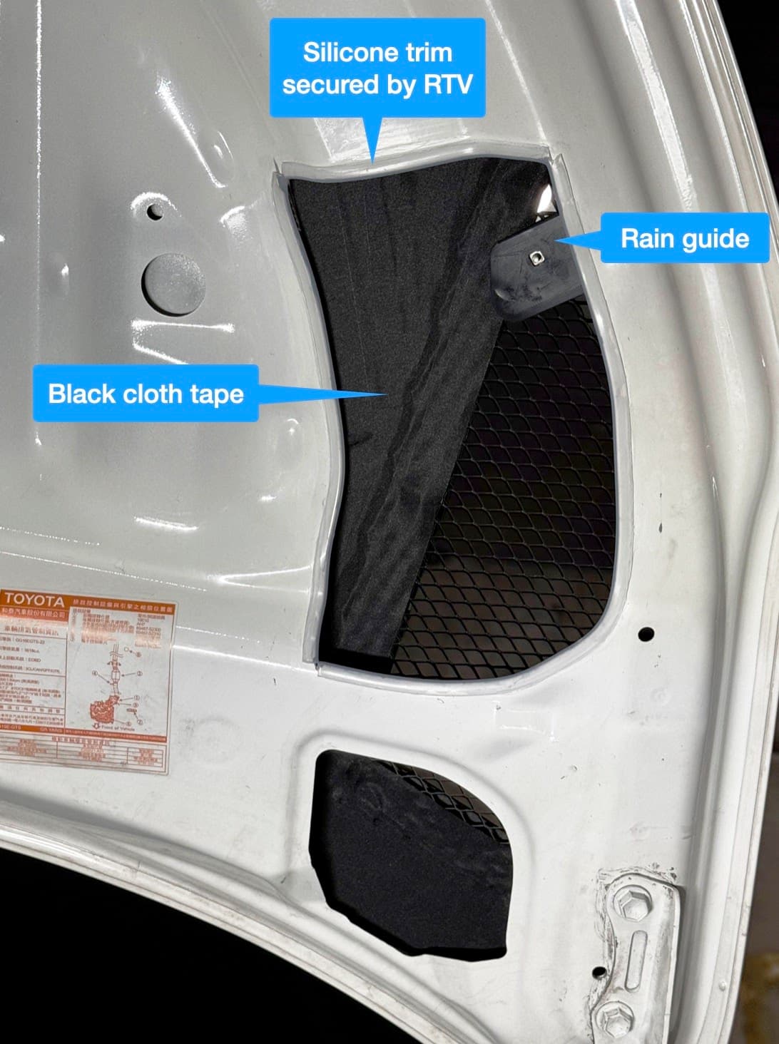 Install the edge trims - section 1 - image 1