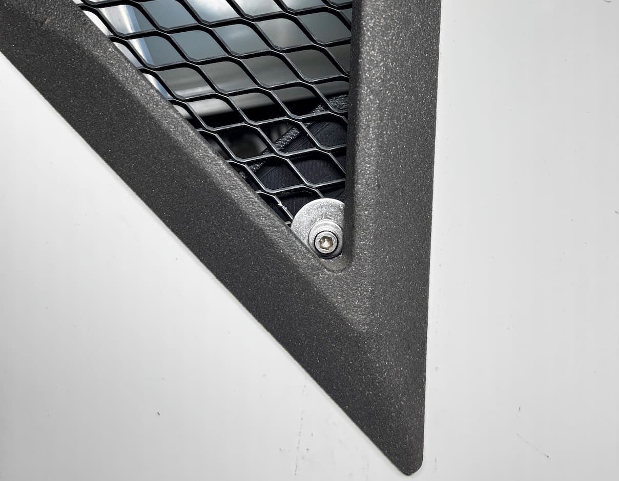 Install the rain guides - section 1 - image 4